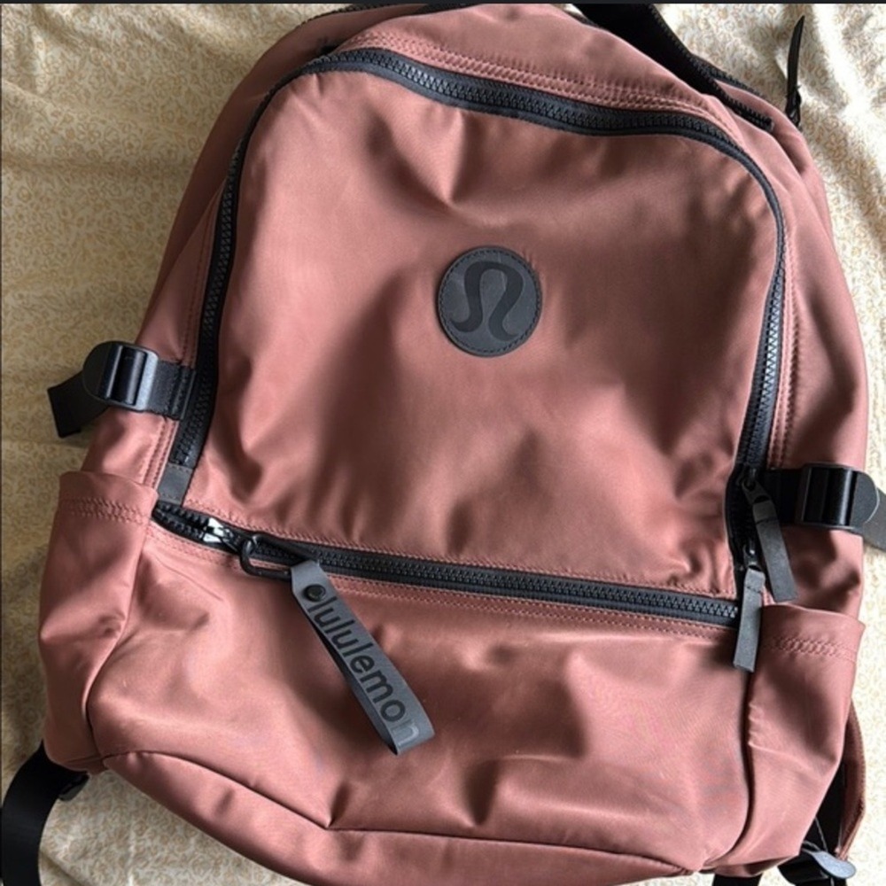 Lululemon New Crew Backpack 22L Rust Clay Brown Water Repellent Travel Bag - Picture 2 of 5